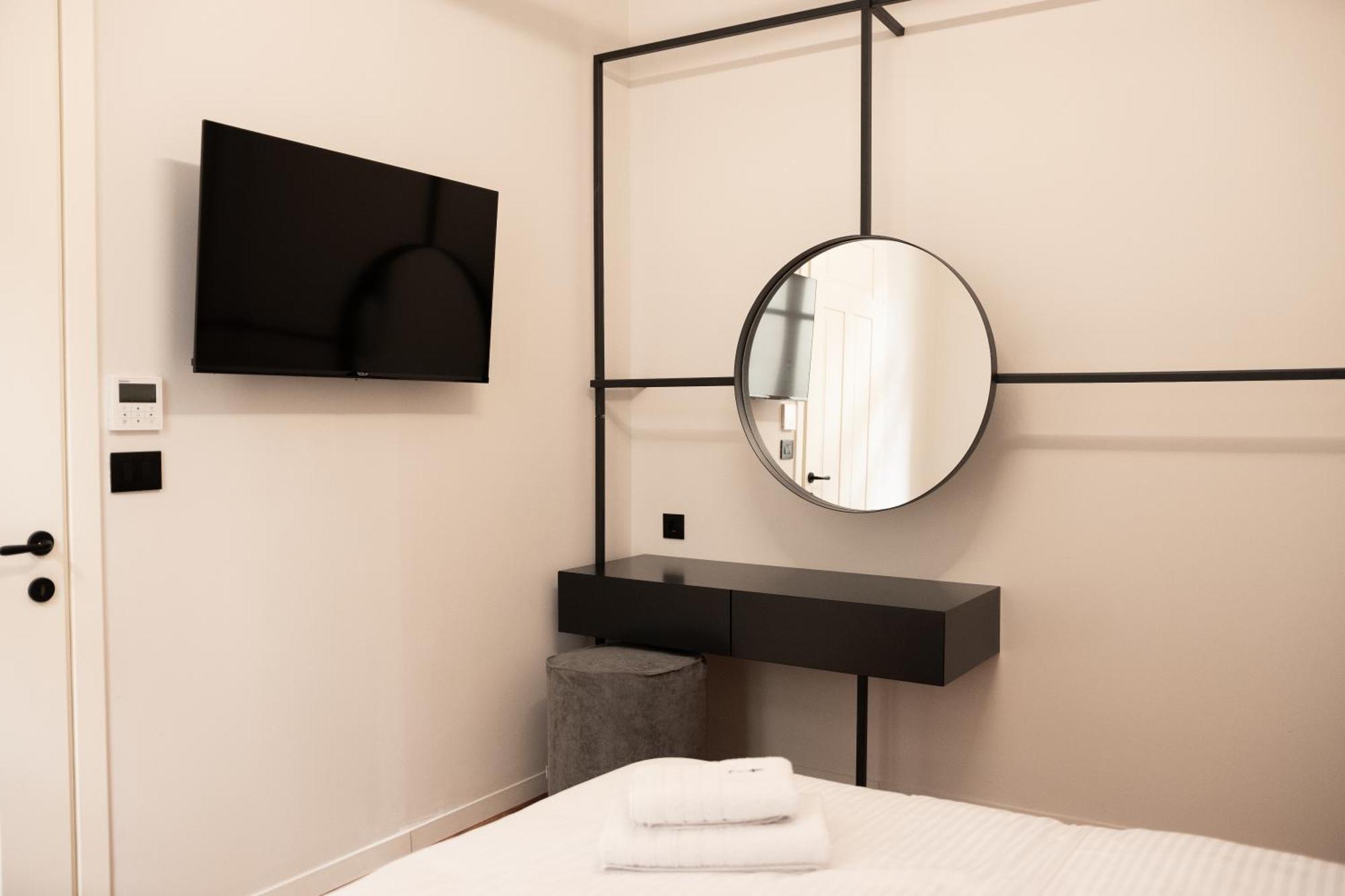 Taskou Luxury Suites Солун Екстериор снимка