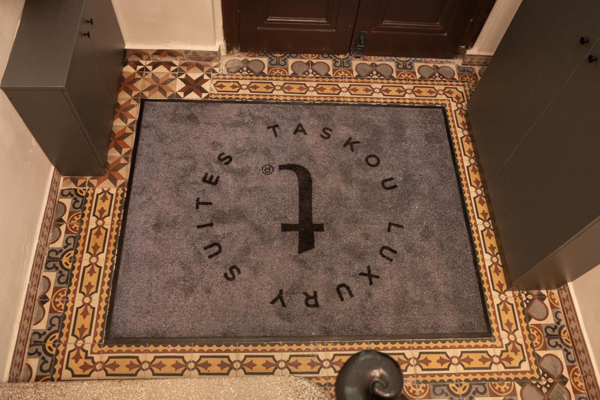Taskou Luxury Suites Солун Екстериор снимка