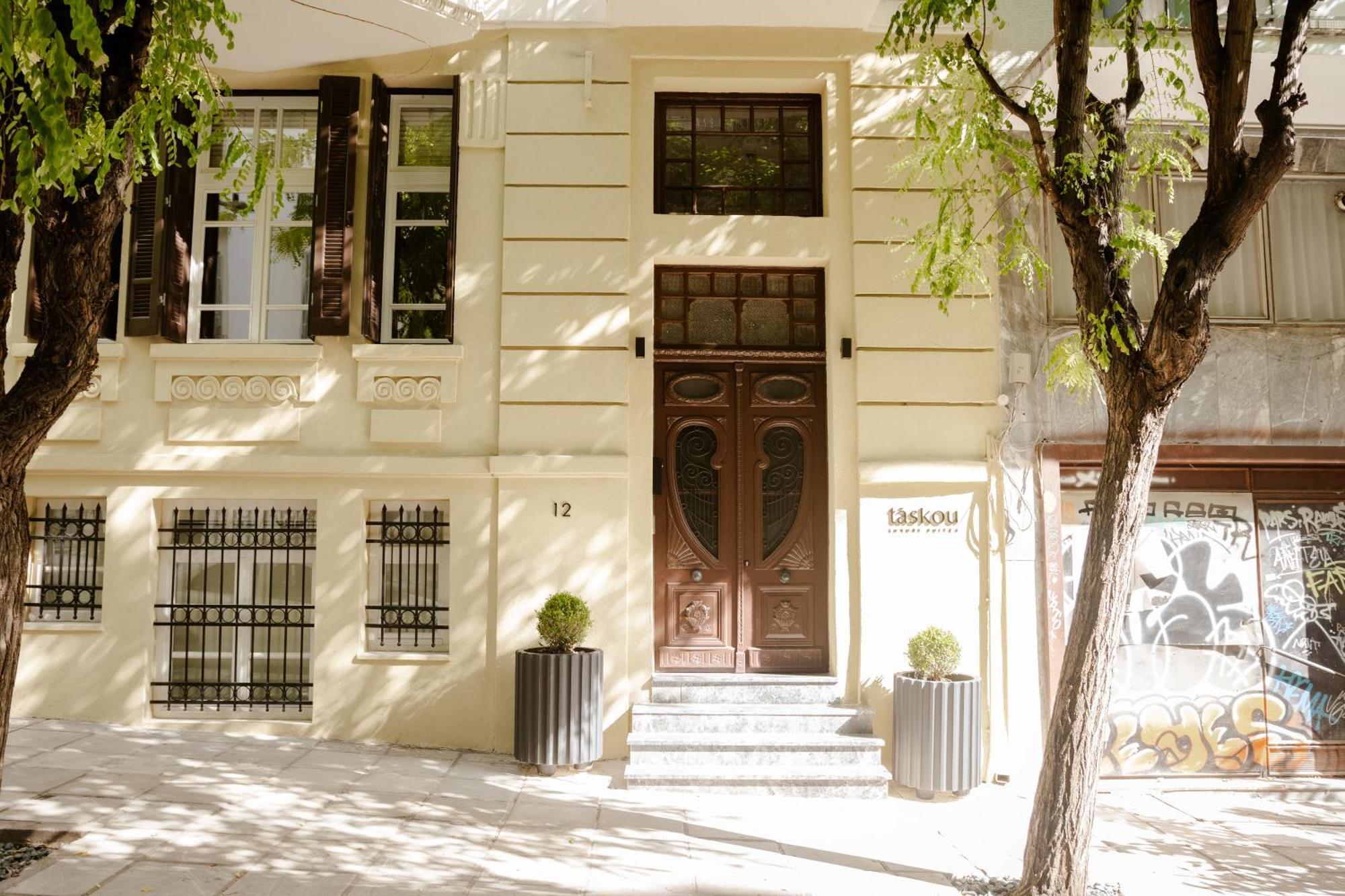 Taskou Luxury Suites Солун Екстериор снимка