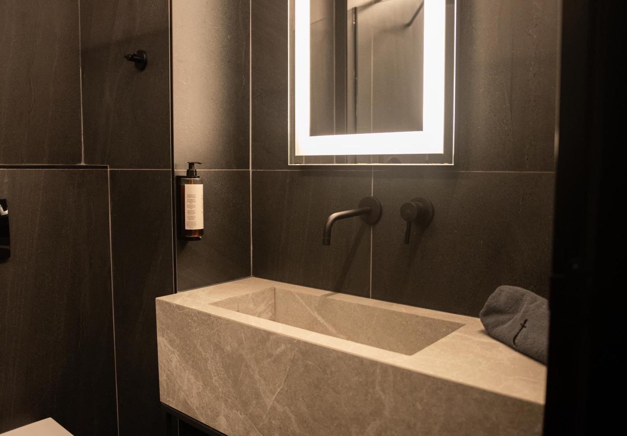 Taskou Luxury Suites Солун Екстериор снимка